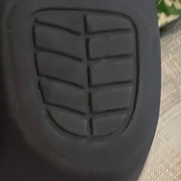 Crocs dark blue Sandals! Wedges! Size 10.pre owned. Great condition! - Picture 7 of 9